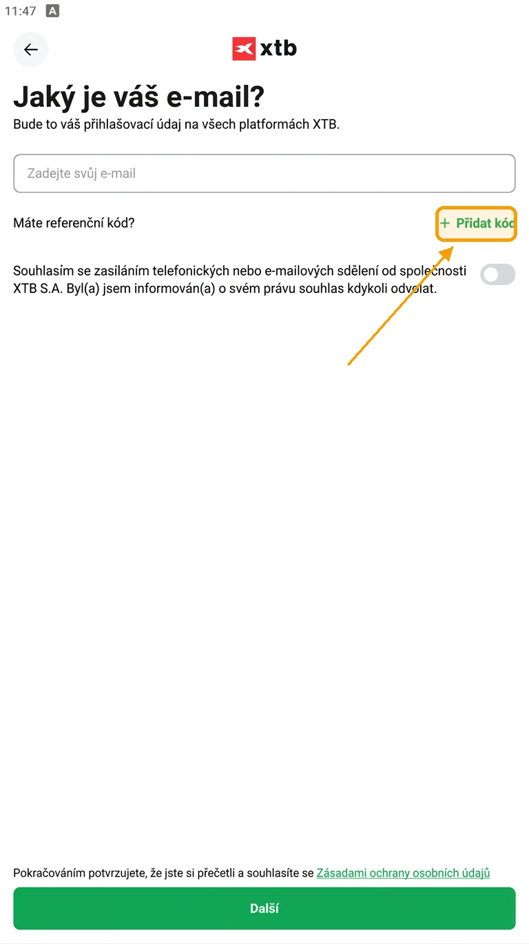 Registrace v mobilní aplikaci XTB — odkaz „Přidat kód