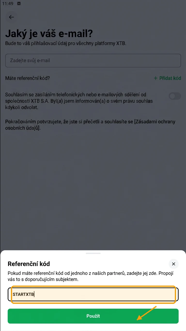 Vyskakovací okno pro referenční kód v mobilní aplikaci XTB s vloženým STARTXTB, připravené k potvrzení