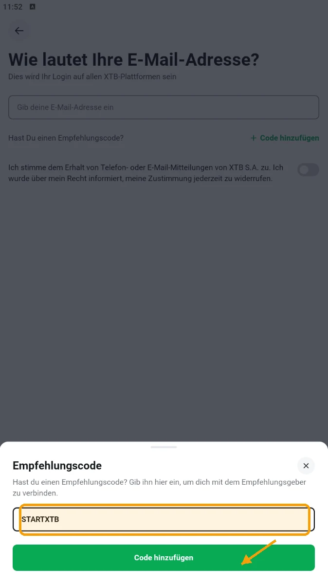 Pop-up zur Eingabe des Empfehlungscodes in der XTB Mobile-App mit eingegebenem STARTXTB, bereit zum Anwenden